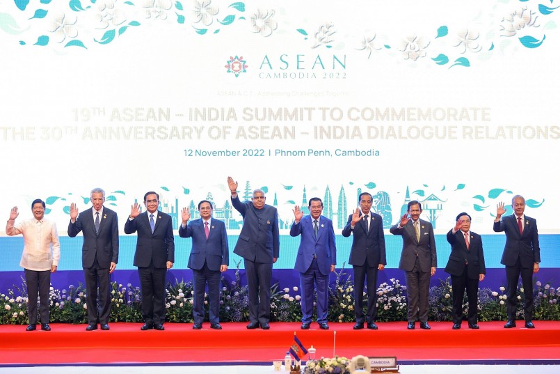 Các đại biểu tham dự Hội nghị Cấp cao ASEAN-Ấn Độ lần thứ 19 chụp ảnh lưu niệm. Ảnh: VGP