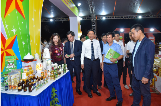 Sự kiện quảng bá sản phẩm OCOP gắn với văn hóa miền Trung và Tây Nguyên đang diễn ra tại Hà Nội