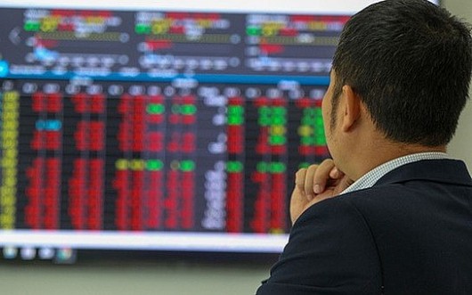 Thị trường chứng khoán hôm nay biến động mạnh, chuyên gia bật mí cách "gỡ rối"