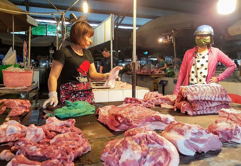 Sức mua thịt heo tại các chợ còn yếu