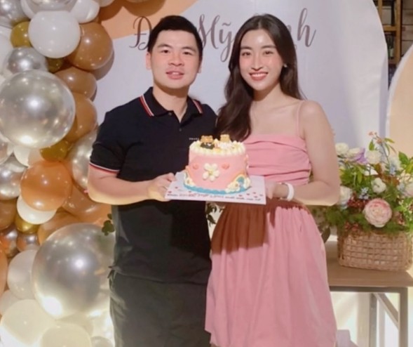 Lộ ảnh doanh nhân Đỗ Vinh Quang bí mật tổ chức sinh nhật cho Đỗ Mỹ Linh thời “mới hẹn hò”