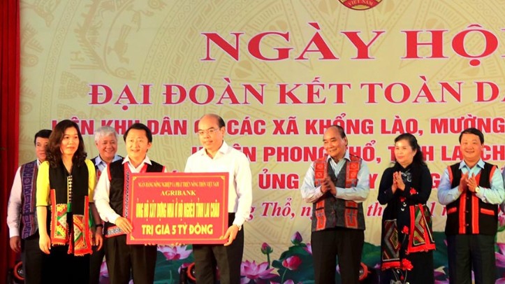 Agribank trao 100 căn nhà đại đoàn kết cho các gia đình khó khăn tỉnh Lai Châu