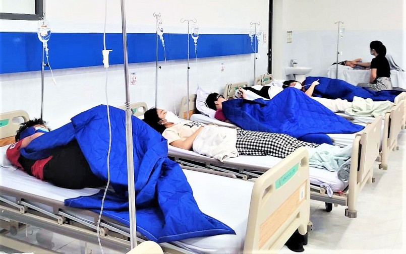 Học sinh ngộ độc hàng loạt tại Khánh Hòa