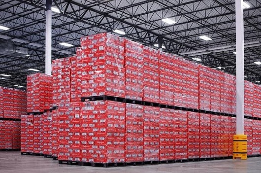 Cấm bia rượu tại World Cup, “gã khổng lồ” Budweiser "khóc ròng" vì ế hàng nghìn thùng bia