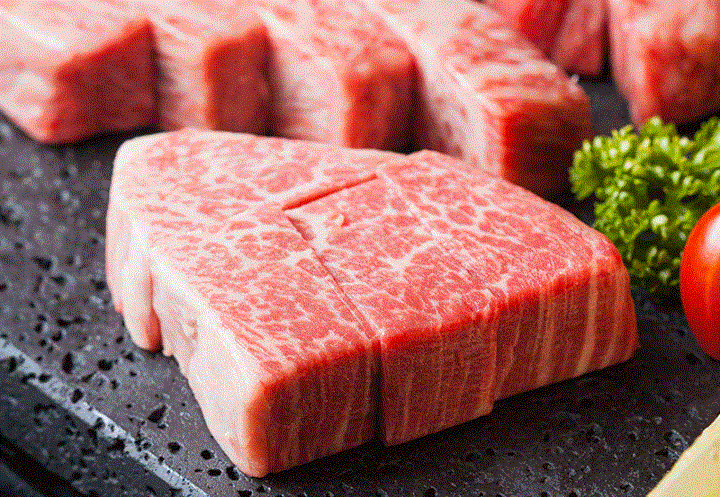 Thịt bò Kobe vào giỏ quà Tết, giá hàng chục triệu đồng vẫn được khách lùng mua