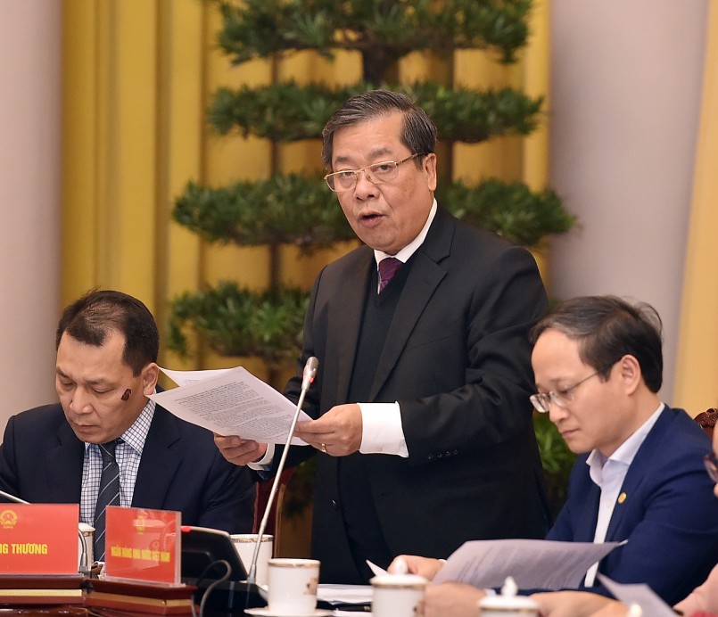 Phó Thống đốc Ngân hàng Nhà nước Nguyễn Kim Anh giới thiệu Luật Phòng, chống rửa tiền năm 202. Ảnh VGP
