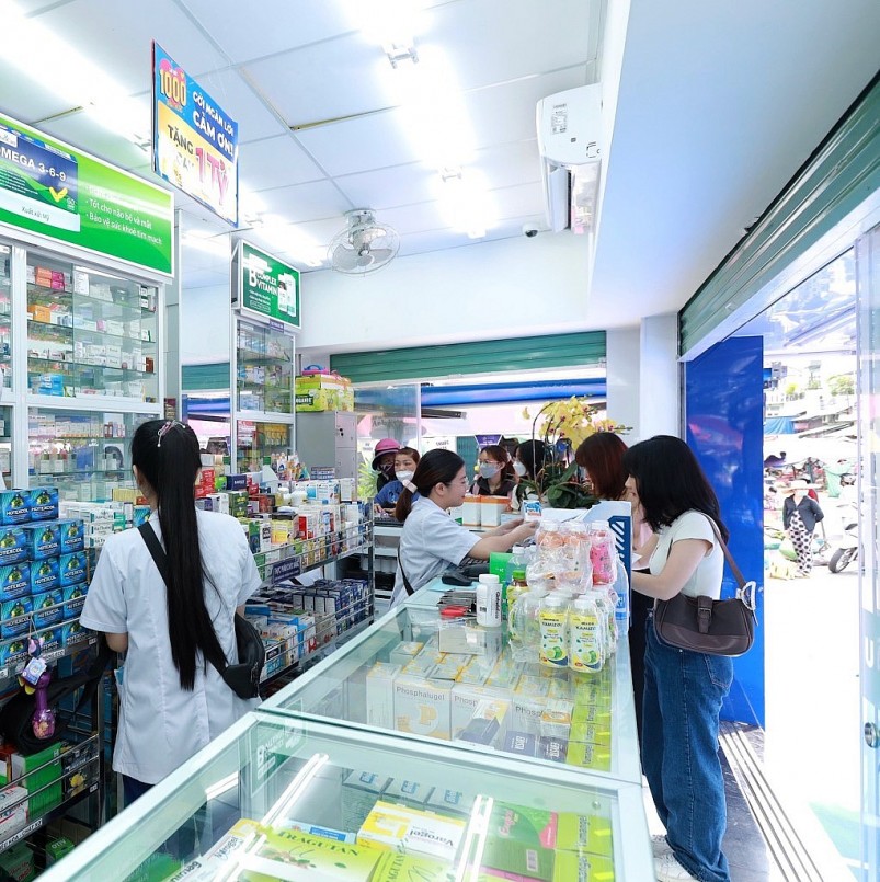 Khách hàng sẽ được hưởng ưu đãi nhân cột mốc 1.000 nhà thuốc của FPT Long Châu. Ảnh: FPT Long Châu