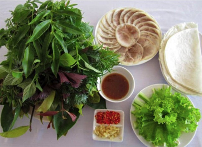 Rau sao nhái là thứ rau không thể thiếu trong món bánh tráng Trảng Bàng nổi tiếng Tây Ninh