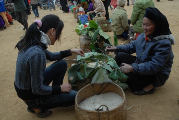 Gạo nếp hương ở xã Xuân Trường, huyện Bảo Lạc, tỉnh Lâm Đồng thường được du khách mua về làm quà
