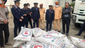 Thanh Hóa: Tạm giữ phương tiện vận chuyển 35 tấn đường nghi nhập lậu