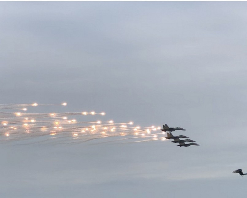 Màn trình diễn của Su-30 trong ngày tổng duyệt trước lễ khai mạc