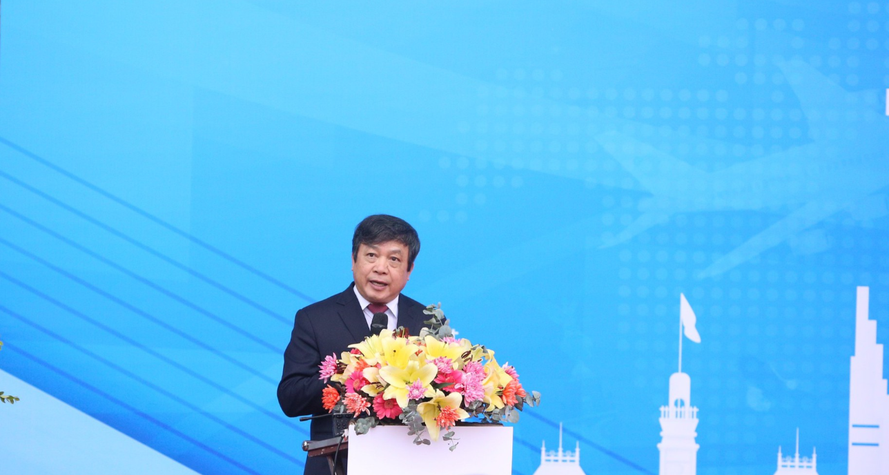 Ông Đoàn Văn Việt, Thứ trưởng Bộ VHTT&DL phát biểu khai mạc 