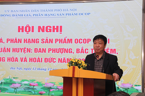 Ông Nguyễn Văn Chí, phó chánh Văn phòng Điều phối Nông thôn mới thành phố Hà Nội phát biểu tại hội nghị.