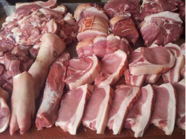Giá thịt lợn đồng loạt giảm, ngành chăn nuôi  “khóc ròng”