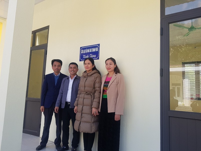 CLB Nhà Báo Thanh Hóa, UBND huyện Quan Hóa bàn giao công trình cho nhà trường quản lý và sử dụng.
