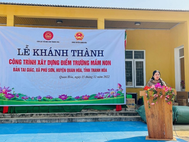 Bà Phạm Thị Lượng – PCT UBND huyện Quan Hóa phát biểu tại buổi lễ