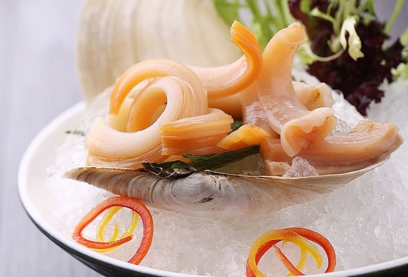 Thịt ốc vòi voi rất giòn, vị ngọt nhẹ, thanh mát, phù hợp với cả người lớn và trẻ em.