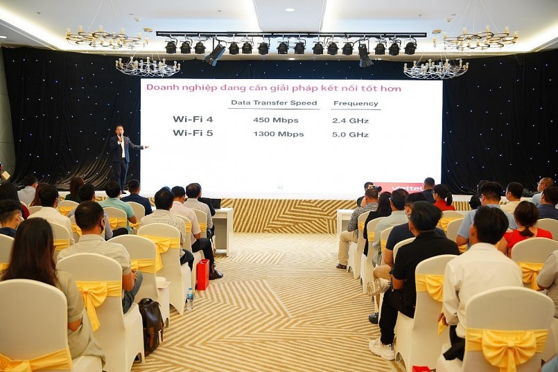 Hơn 100 doanh nghiệp vừa và nhỏ tại TPHCM tham dự sự kiện ra mắt giải pháp WiFi 5in1 và giới thiệu hệ sinh thái chuyển đổi số doanh nghiệp của Viettel
