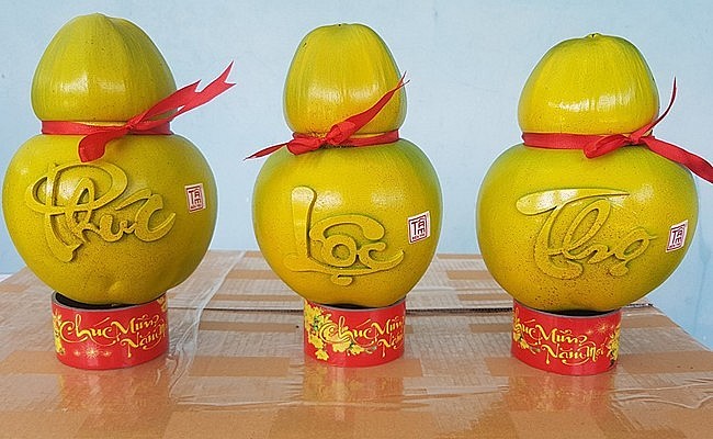trái dừa hồ lô in chữ có giá bán lên tới 500.000 đồng/quả