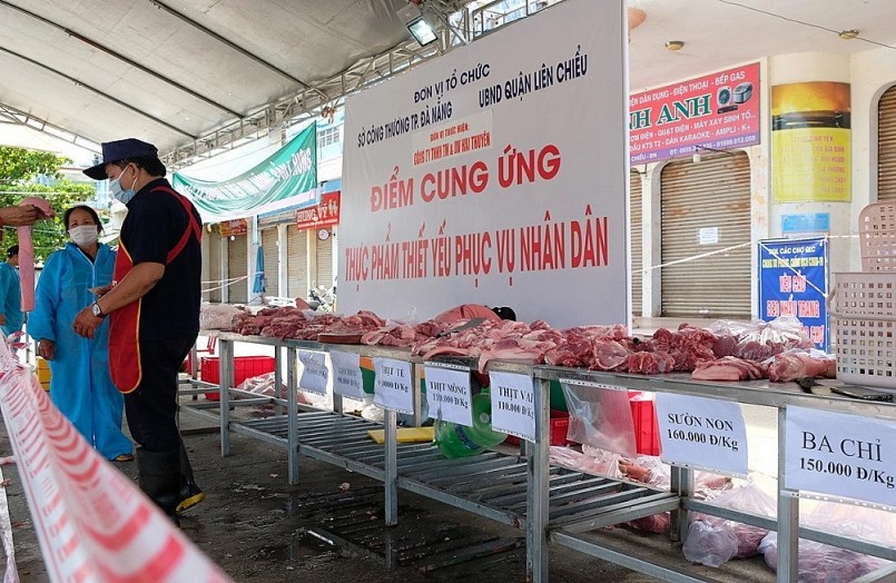 Một điểm bán hàng thịt heo bình ổn giá dịp Tết Nguyên đán tại TP Đà Nẵng năm 2022.