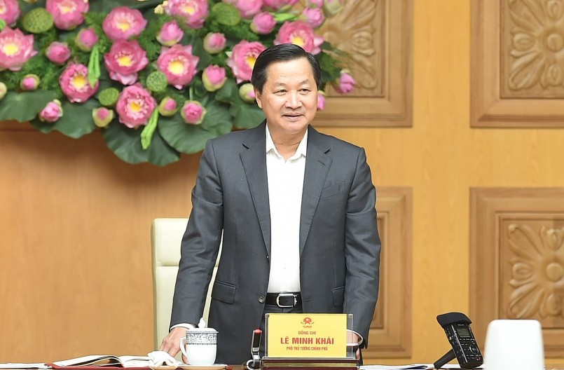 Phó Thủ tướng Lê Minh Khái: Xử lý nghiêm các hành vi lợi dụng nhu cầu đi lại của bà con tăng cao để tăng giá vé bất hợp lý, sai quy định của pháp luật. Ảnh VGP