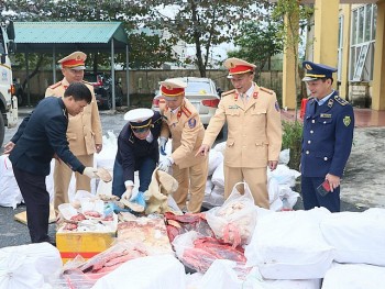 Thu giữ hơn 4 tấn thịt động vật hôi thối, không rõ nguồn gốc xuất xứ