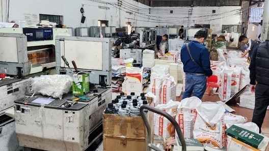 Hà Nội: Thu giữ hơn 100 tấn sách giả, "móc túi" người tiêu dùng