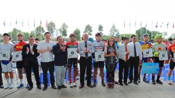 Sức nóng chặng thi đấu đầu tiên của mùa giải xe đạp quốc tế truyền hình Bình Dương 2023 – Cúp Number 1