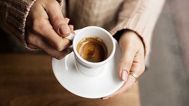 Uống cà phê quá liều: Triệu chứng, hướng dẫn cách sơ cứu