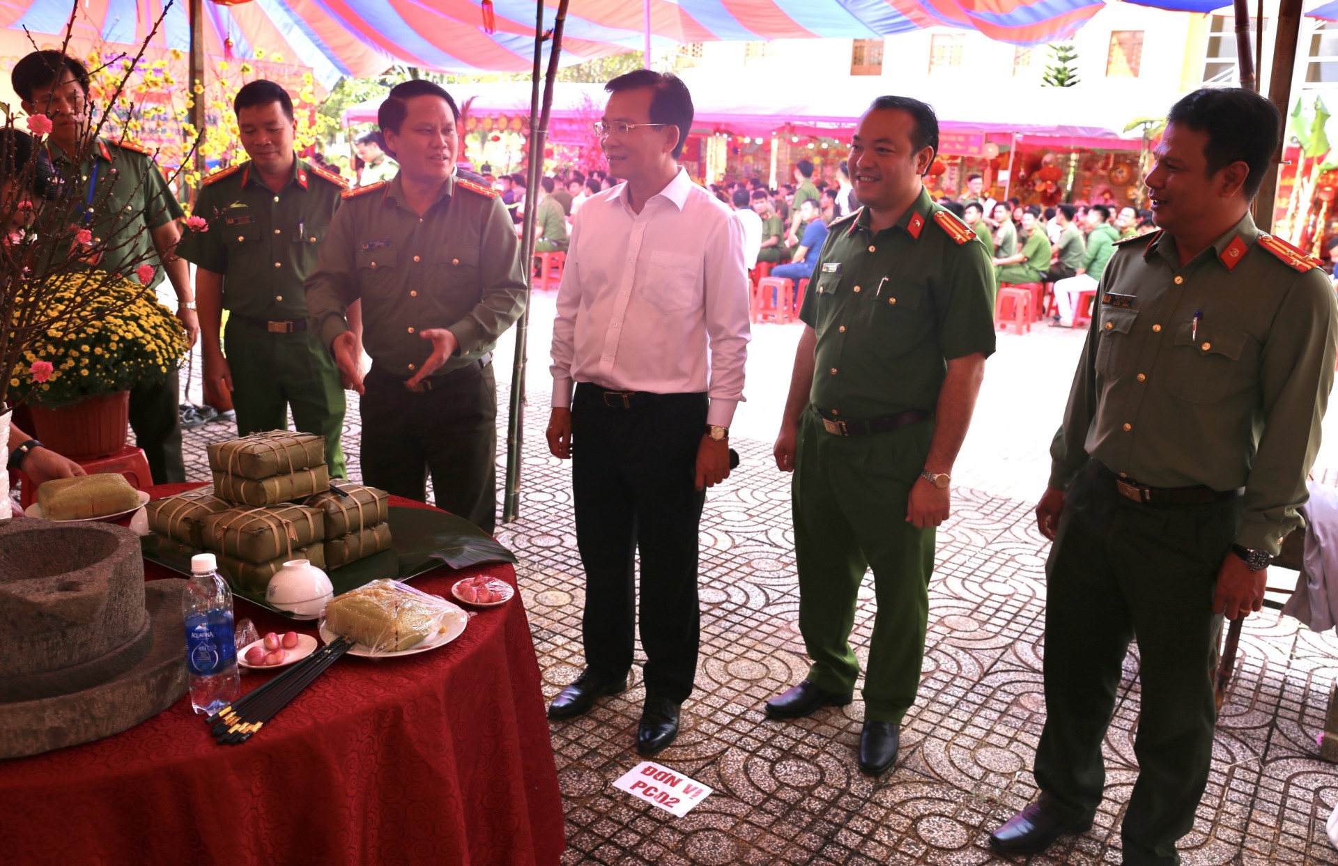 Độc đáo hội thi gói, nấu bánh chưng xanh tại Công an tỉnh Đắk Nông