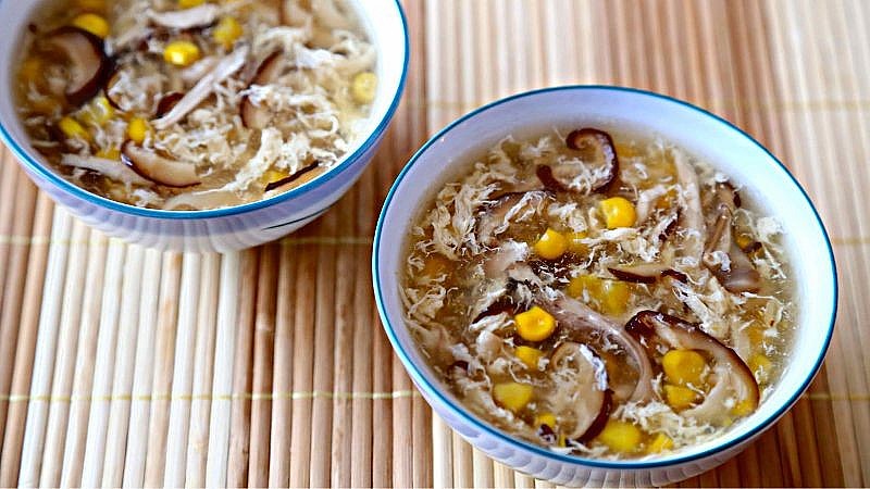 Giống gà đẹp mã, ngọt thịt đang được săn lùng ăn Tết đem chế biến những món này thì ngon hết nấc