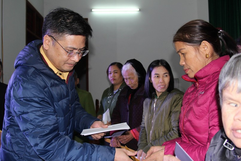 Hà Tĩnh: TCĐT Thương hiệu & Sản Phẩm phối hợp tổ chức chương trình tết vì người nghèo