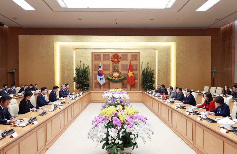Thủ tướng thông tin với Chủ tịch Quốc hội Hàn Quốc về tình hình Việt Nam - Ảnh: VGP/Nhật Bắc