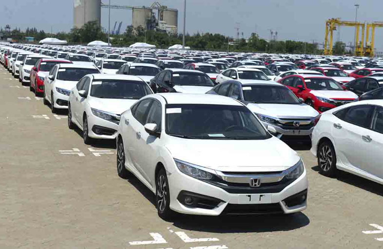 Hàng nghìn xe ô tô nguyên chiếc nhập khẩu về Việt Nam đầu năm 2023