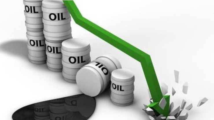 Giá dầu quy đầu lao dốc mạnh