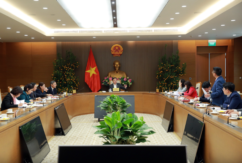 Tại cuộc họp, Phó Thủ tướng Trần Hồng Hà gợi mở thêm một số nội dung trọng tâm trong dự thảo Luật Đất đai sửa đổi cần lấy ý kiến nhân dân - Ảnh: VGP