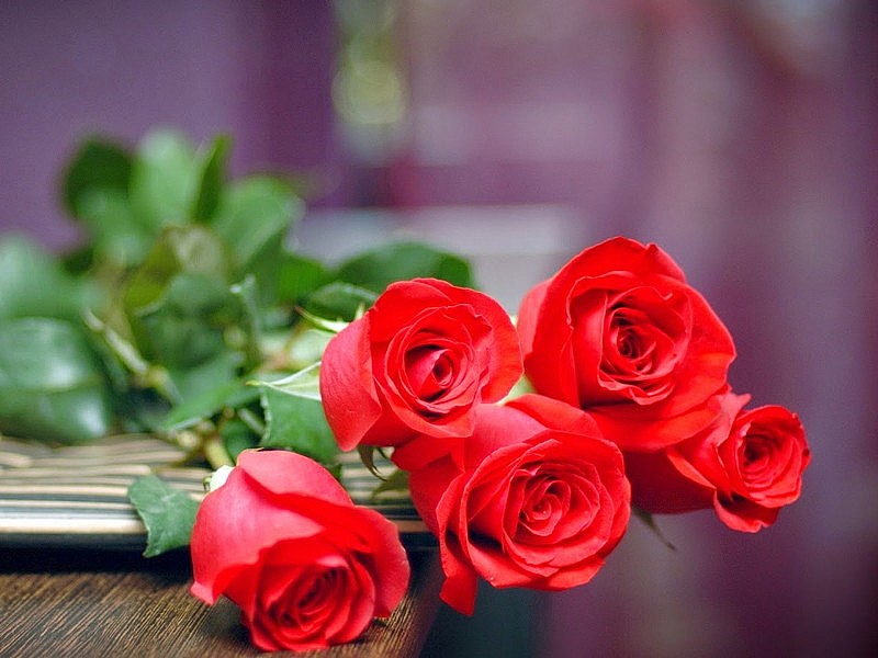 Ngày vía Thần Tài đặt 5 loại hoa này lên bàn thờ, Thần Tài “ưng ý” cho tài lộc, phú quý cả năm