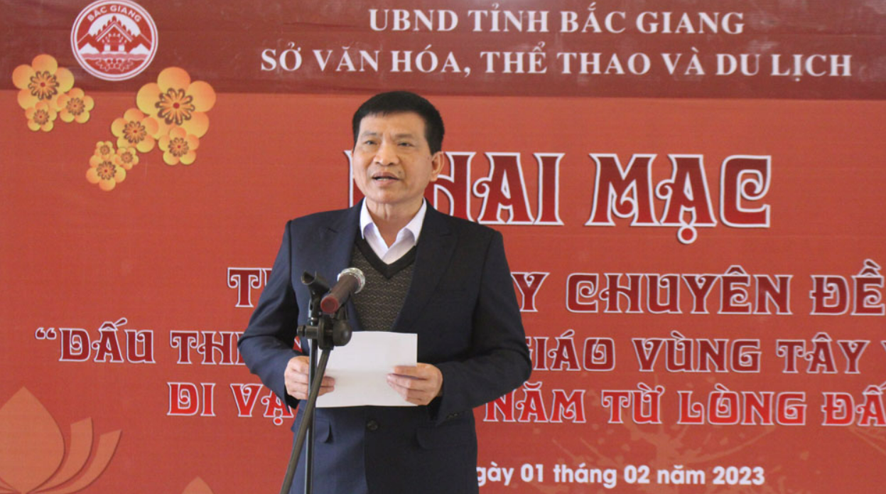Đồng chí Nguyễn Sĩ Cầm phát biểu khai mạc.