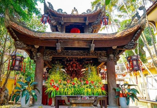 Những ngôi chùa tại Hà Nội nổi tiếng linh thiêng, đông nghịt vào ngày rằm tháng Giêng