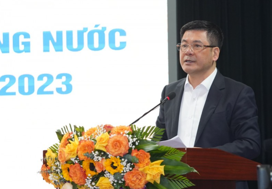 Bộ trưởng Bộ Công Thương Nguyễn Hồng Diên báo cáo tình hình hoạt động của ngành công thương năm 2022