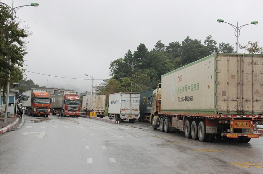 Xuất nhập khẩu hàng hóa tại khu vực cửa khẩu Hữu Nghị (Lạng Sơn)