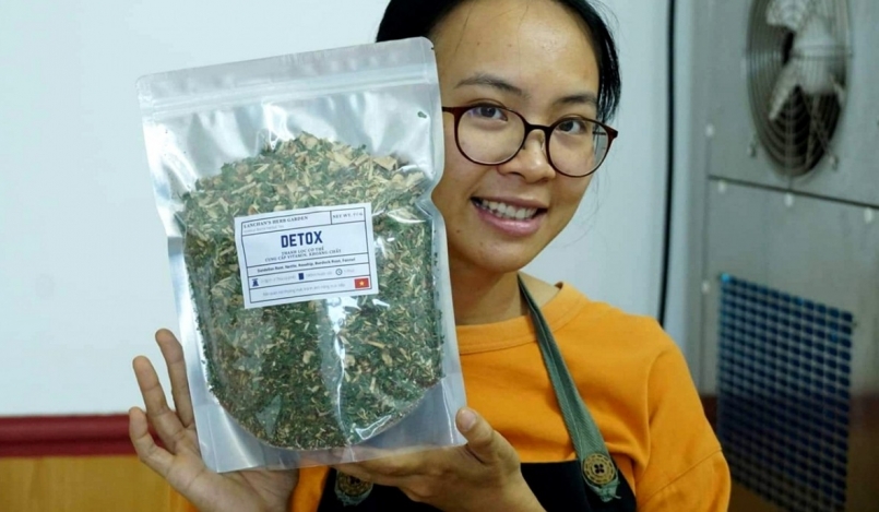 Chị Chu Thị Lan lựa chọn hướng đi khởi nghiệp với các sản phẩm chăm sóc sức khỏe.