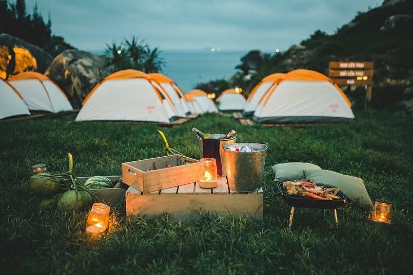 Cắm trại qua đêm sẽ mang đến cho bạn cơ hội khám phá trọn vẹn vẻ đẹp của Đề Ghi - Vũng Bồi