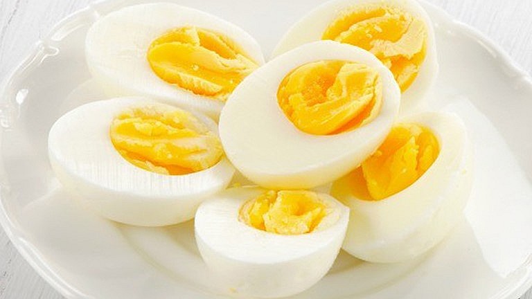  Một quả trứng có cấu tạo gồm 4 phần