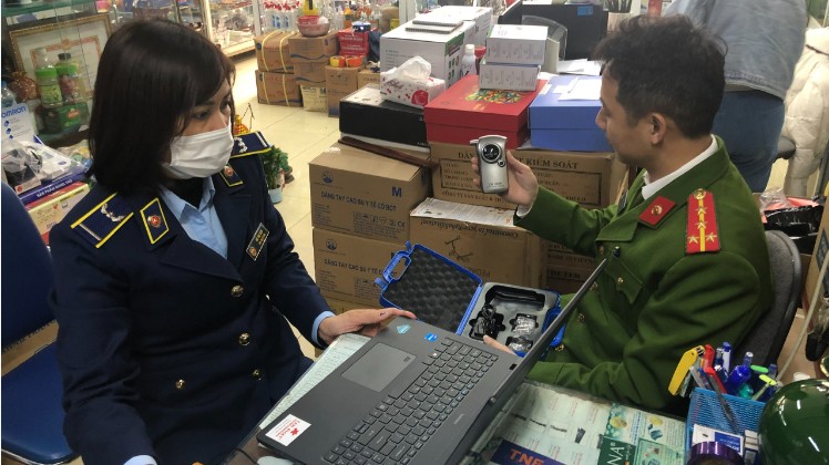 Phát hiệu nhiều sai phạm trong kinh doanh thiết bị đo nồng độ cồn tại Hà Nội