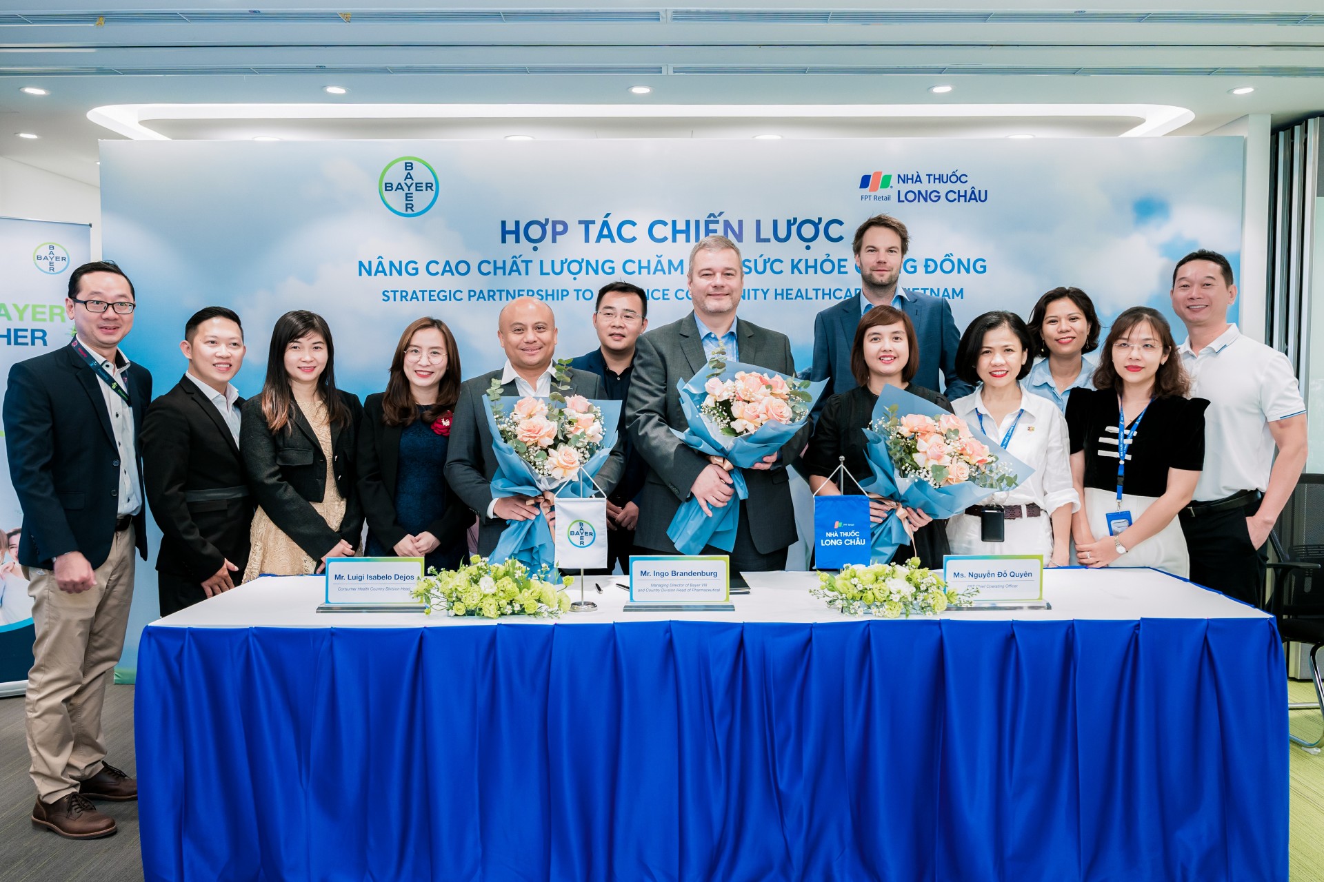 Chuỗi nhà thuốc FPT Long Châu và hãng dược Bayer Việt Nam đã ký kết hợp tác về đào tạo, nâng cao chuyên môn cho dược sĩ vào ngày 03/03/2023. 