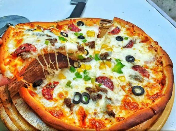 Trong pizza có chứa chất béo chuyển hóa