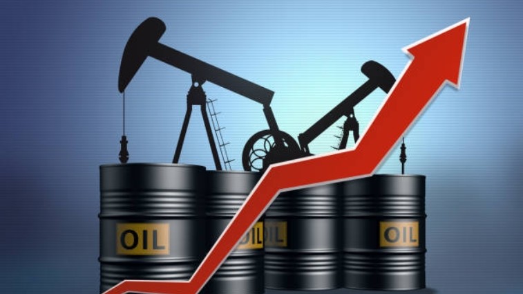 Giá dầu thô tăng mạnh trước lo ngại nguồn cung thắt chặt