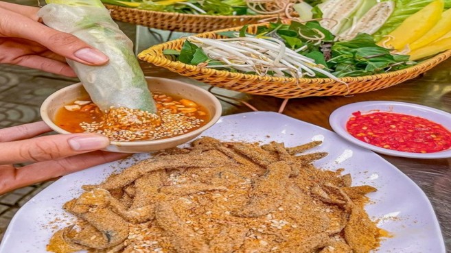 Món ăn xưa chỉ dân làng chài ăn, nay thành đặc sản Đà Nẵng, phải đến tận nơi này ăn mới ngon