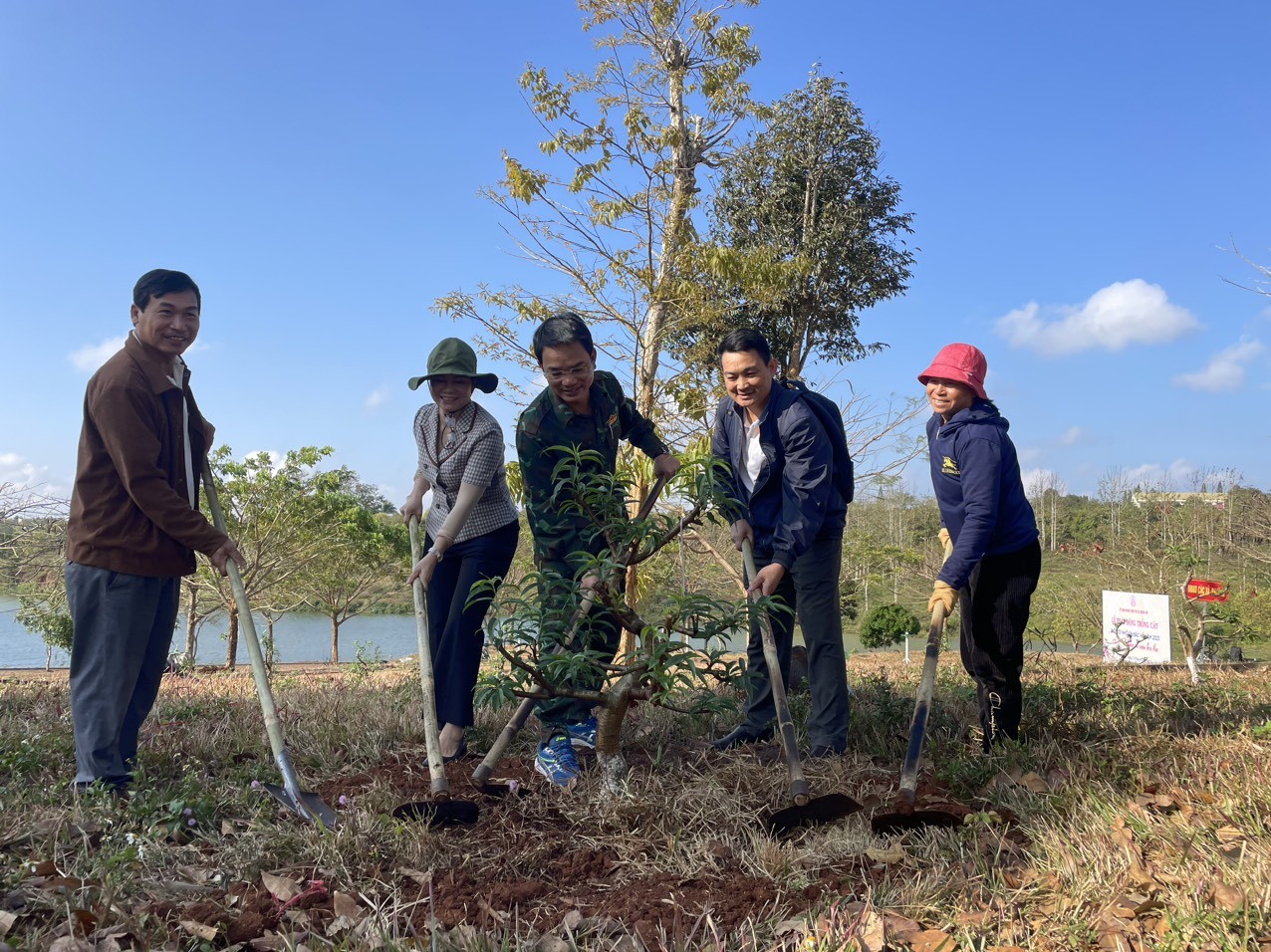Đắk Lắk: Xây dựng hoa đào Buôn Hồ trở thành sản phẩm OCOP, điểm check- in dịp Tết